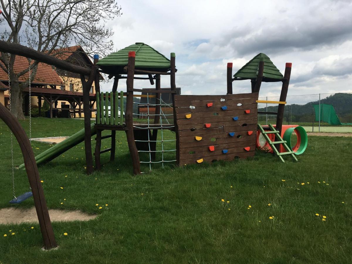 Pension Hofberg Jetrichovice  ภายนอก รูปภาพ