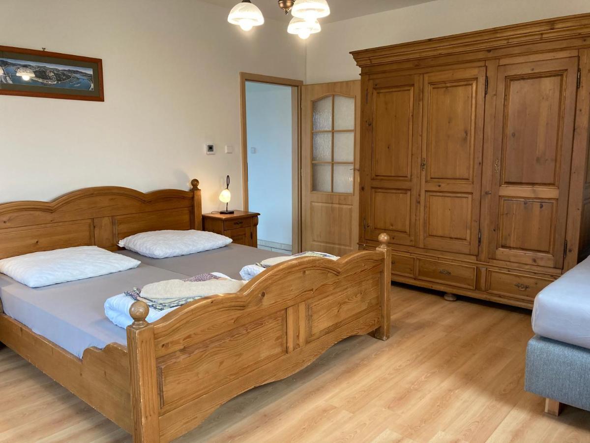 Pension Hofberg Jetrichovice  ภายนอก รูปภาพ
